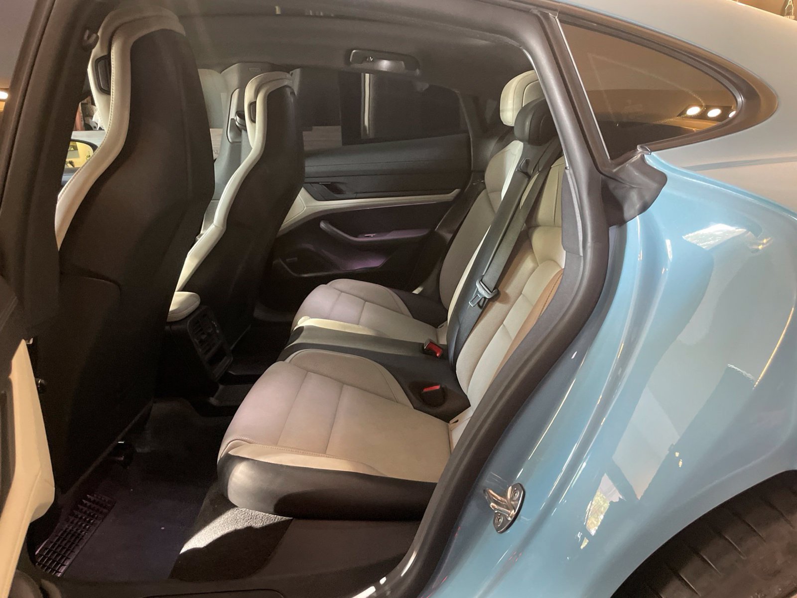 Certified 2024 Porsche Taycan w/ Premium Package RWD image 8
