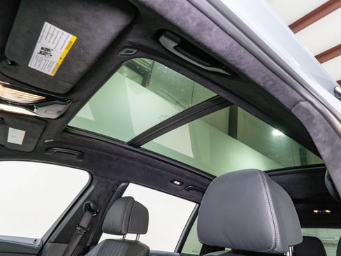 Used 2024 BMW X7 xDrive40i w/ M Sport Package image 18