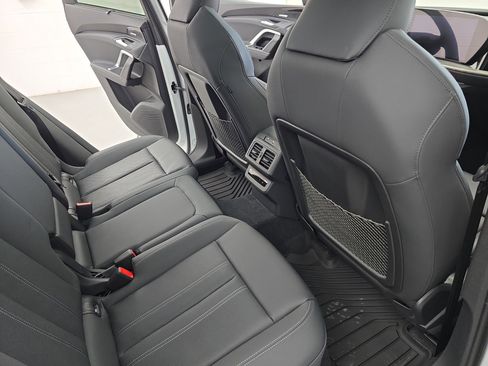 New 2025 Audi Q5 Prestige image 11