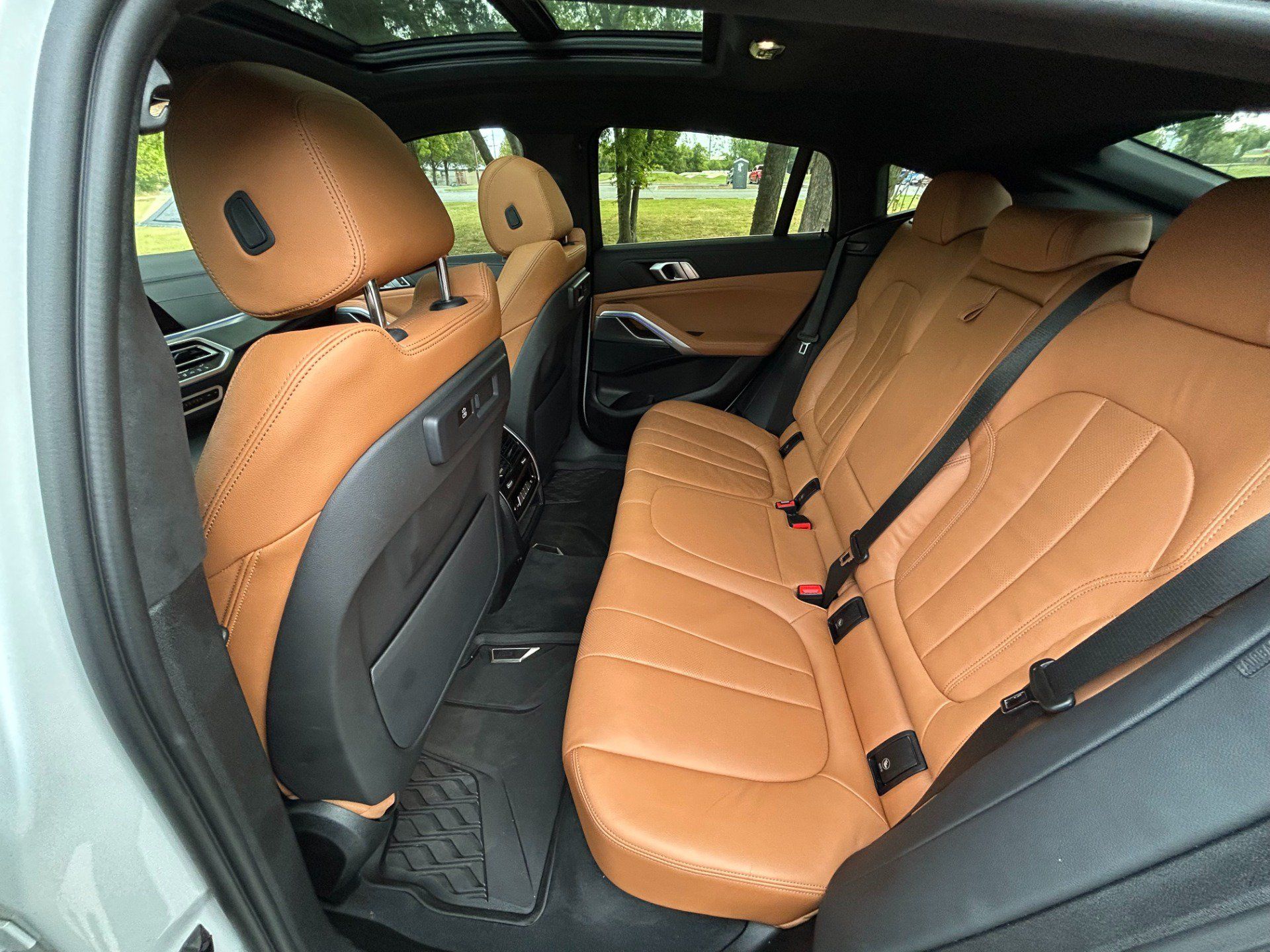 Used 2022 BMW X6 xDrive40i w/ Premium Package AWD/4WD image 12