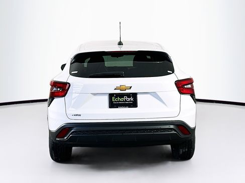 Used 2025 Chevrolet Trax LS image 7