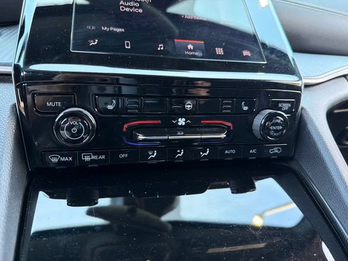 Certified 2024 Jeep Grand Cherokee L Laredo AWD/4WD image 12