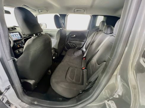Used 2022 Jeep Renegade Latitude AWD/4WD image 23