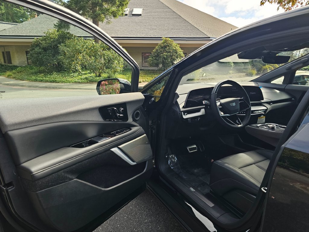 New 2027 Cadillac Optiq Sport AWD/4WD image 23