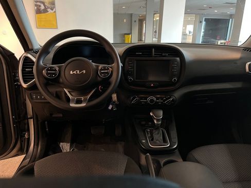 Used 2025 Kia Soul LX w/ LX Technology Package image 33