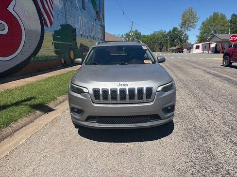 Used 2019 Jeep Cherokee Latitude Plus w/ Cold Weather Group image 9