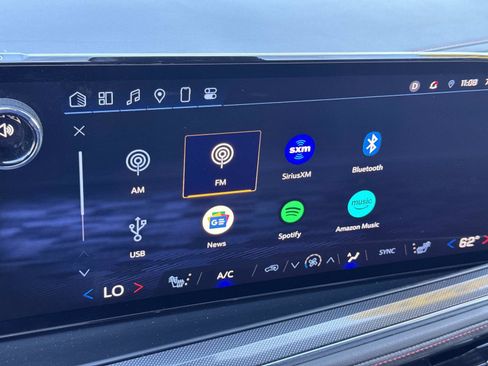 Used 2025 Chevrolet Suburban RST image 15