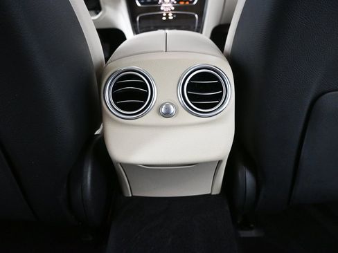 Used 2019 Mercedes-Benz C 300 Sedan image 22