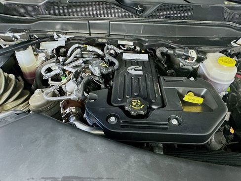Used 2025 RAM 2500 Big Horn AWD/4WD image 32