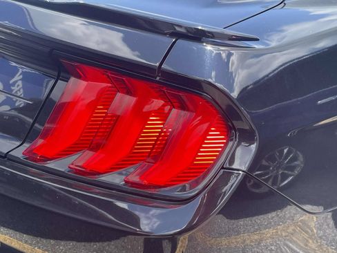 Used 2021 Ford Mustang GT RWD image 8