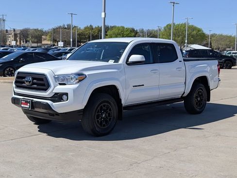 Used 2022 Toyota Tacoma SR5 image 10