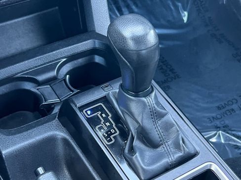 Used 2022 Toyota Tacoma SR image 21
