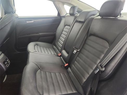 Used 2018 Ford Fusion SE w/ Fusion SE Technology Package image 21