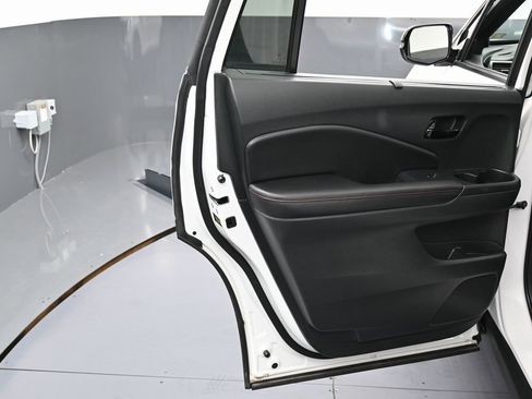 Used 2024 Honda Passport Black Edition image 38