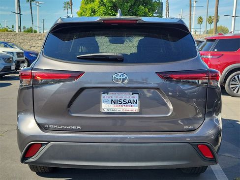 Used 2024 Toyota Highlander XLE image 25