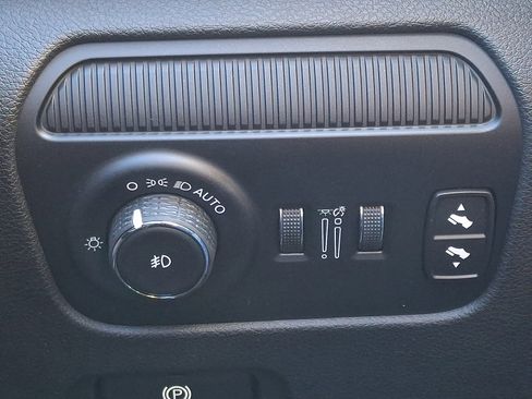 Used 2022 Jeep Wagoneer Series II w/ Premium Group I image 28