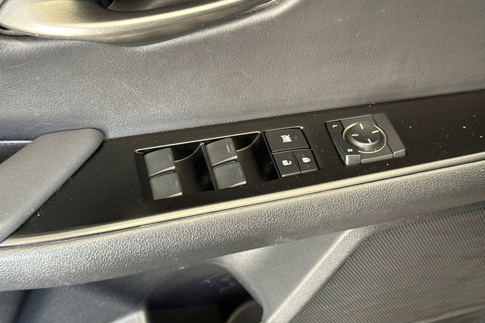 Used 2020 Lexus UX 250h w/ Accessory Package 2 AWD/4WD image 13