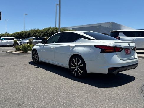 Used 2022 Nissan Altima 2.5 SR FWD image 7