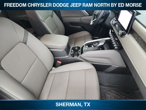 Used 2026 Chevrolet Colorado ZR2 AWD/4WD image 9
