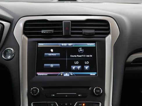 Used 2016 Ford Fusion SE w/ Equipment Group 202A FWD image 15