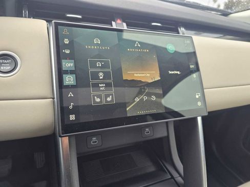 Used 2025 Land Rover Discovery Sport S image 29
