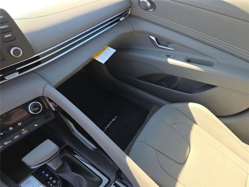 New 2026 Hyundai Elantra SEL Sport Premium image 21