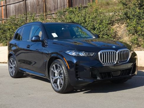 New 2026 BMW X5 xDrive50e w/ M Sport Package image 2