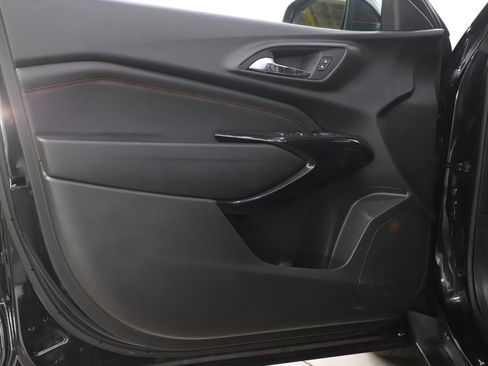 Used 2024 Chevrolet Trax RS FWD image 19