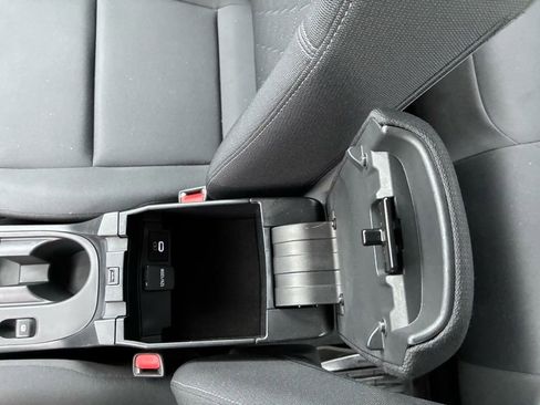 Used 2023 Toyota Corolla LE image 34