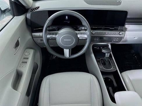 Certified 2025 Hyundai Kona SEL image 4