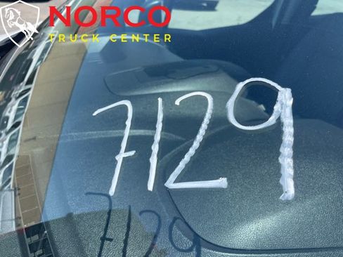 Used 2018 Ford Transit Connect XL image 12