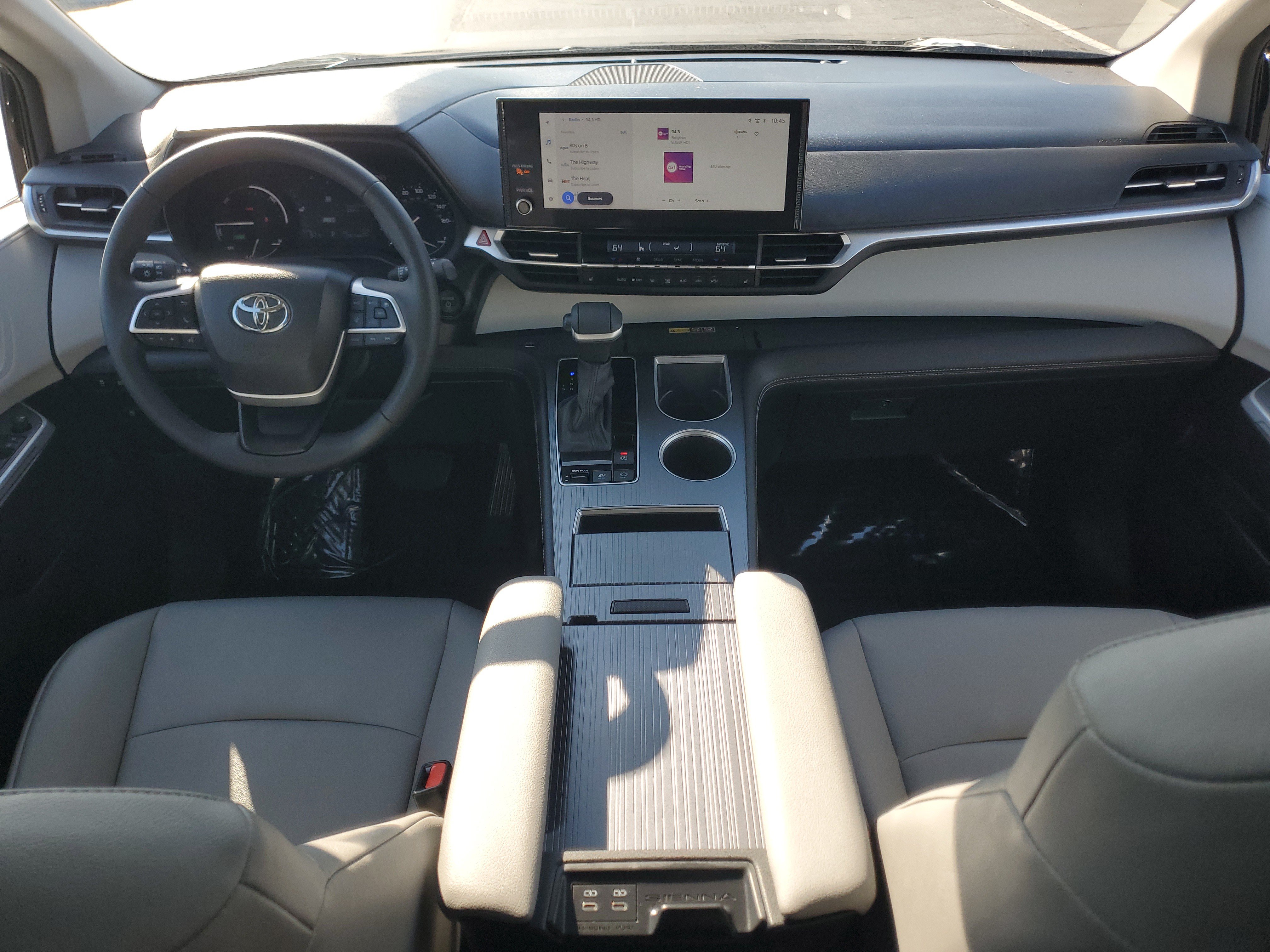 Certified 2026 Toyota Sienna XLE FWD image 16