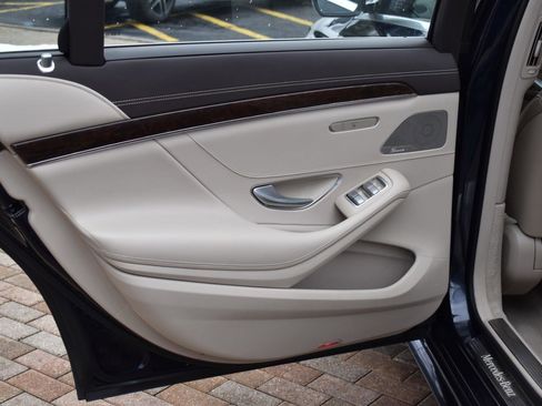 Used 2019 Mercedes-Benz S 560 4MATIC Sedan image 36