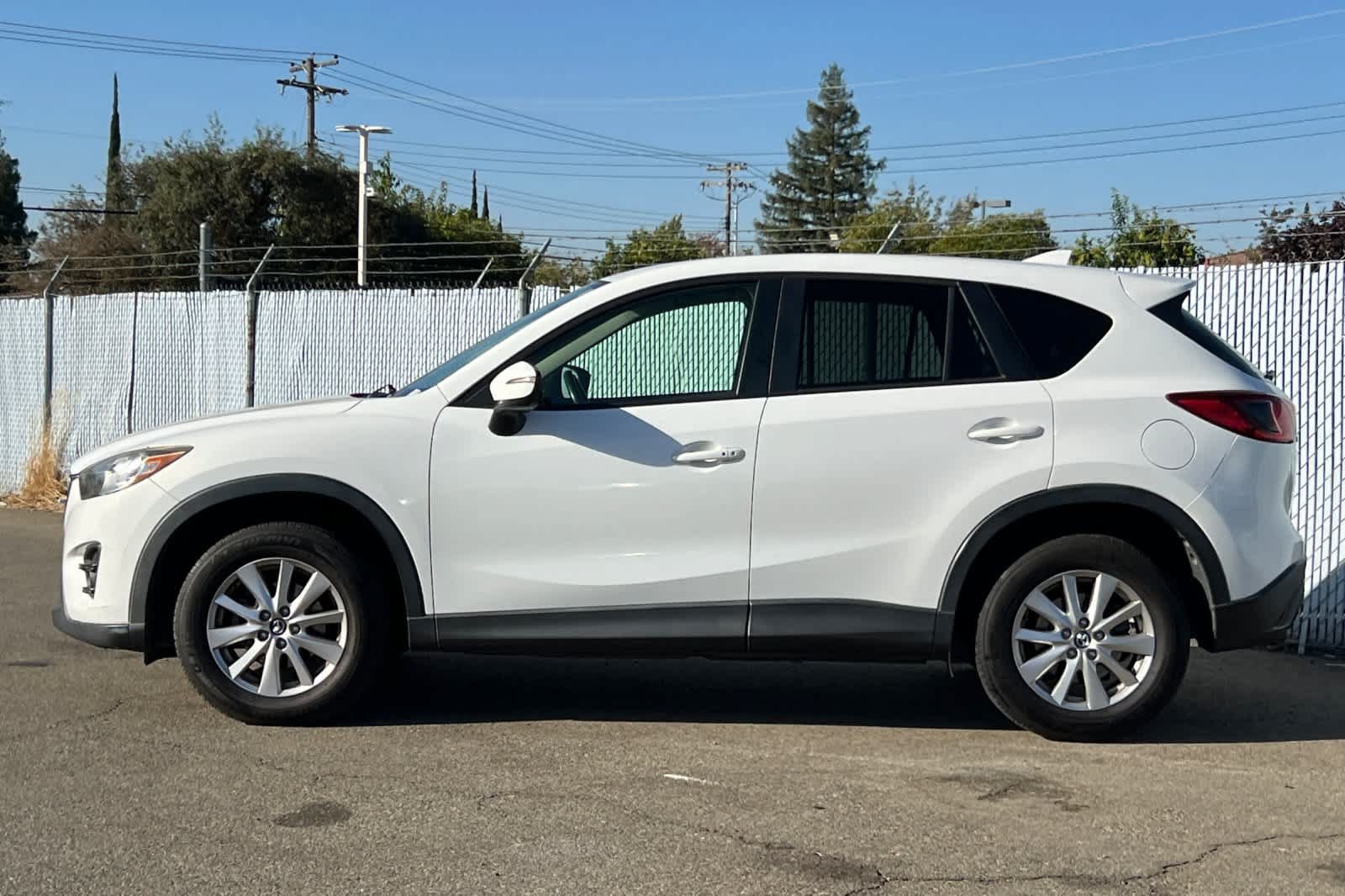 Used 2016 MAZDA CX-5 Touring w/ Bose/Moonroof Package FWD image 2