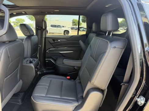 Used 2025 Chevrolet Traverse High Country w/ LPO, Floor Liner Package FWD image 28