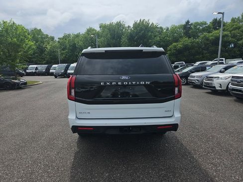 Used 2025 Ford Expedition Max Active AWD/4WD image 6