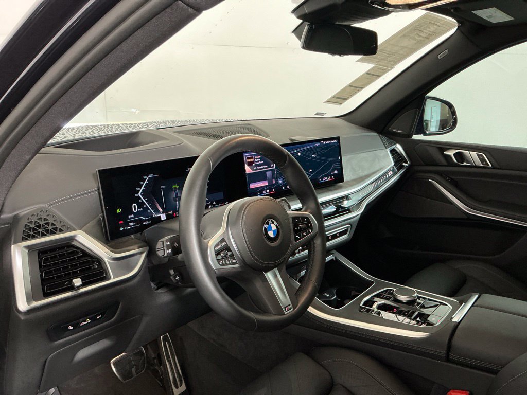 Certified 2026 BMW X5 xDrive40i w/ M Sport Package AWD/4WD image 18