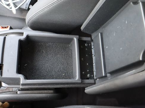 Used 2016 Chevrolet Traverse LT w/ Style and Technology Package image 23