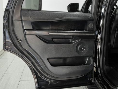 Used 2018 Ford Expedition XLT w/ Equipment Group 202A AWD/4WD image 46