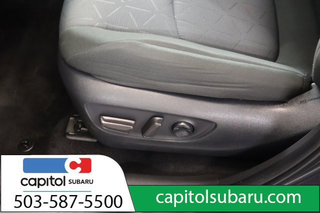 Used 2025 Toyota RAV4 XLE AWD/4WD image 12