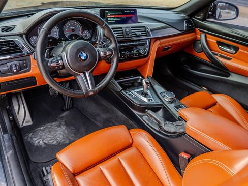 Used 2018 BMW M4 Convertible image 18