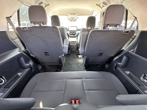 New 2026 Ford Explorer Active image 23