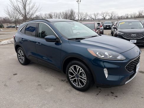 Used 2020 Ford Escape SEL image 3