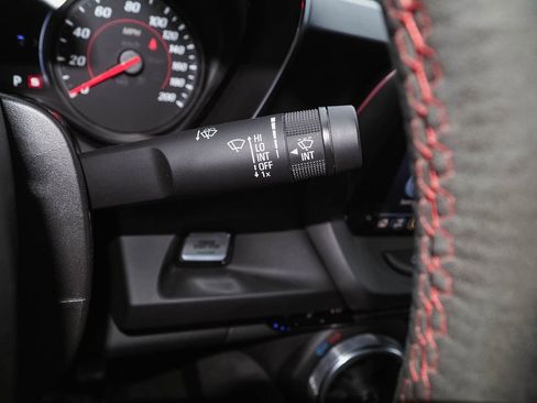 Certified 2021 Chevrolet Camaro ZL1 RWD image 32