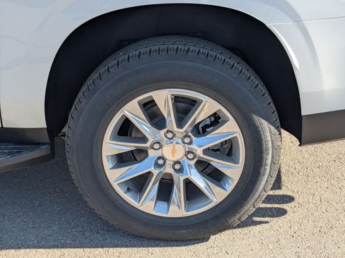 New 2025 Chevrolet Suburban Premier AWD/4WD image 19