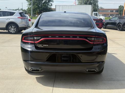 Used 2015 Dodge Charger SE w/ Power Sunroof Group AWD/4WD image 6