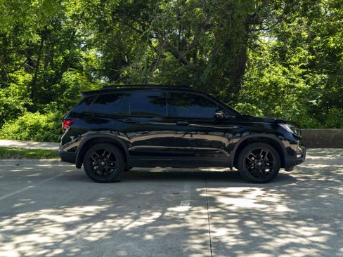 Used 2024 Honda Passport Black Edition image 10