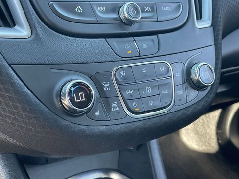 Used 2024 Chevrolet Malibu LT image 28