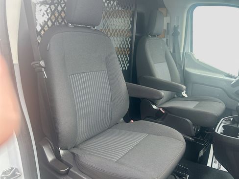 Used 2019 Ford Transit 250 130 Low Roof w/ Exterior Upgrade Package image 26