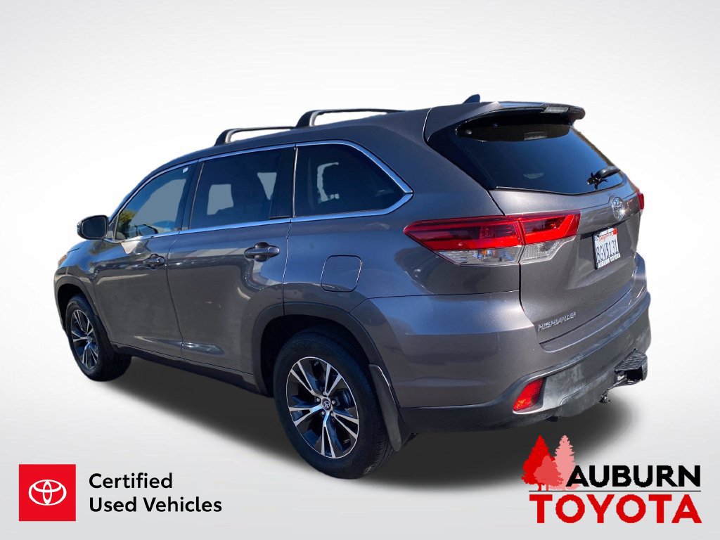 Used 2018 Toyota Highlander Plus AWD/4WD image 8